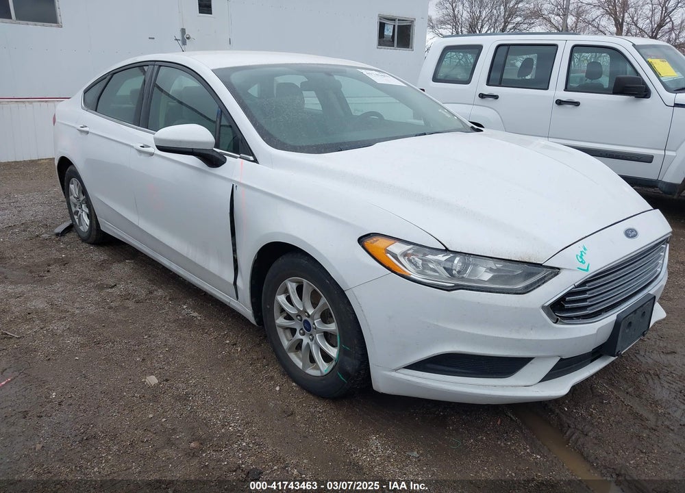 2018 FORD FUSION S VIN: 3FA6P0G78JR240588