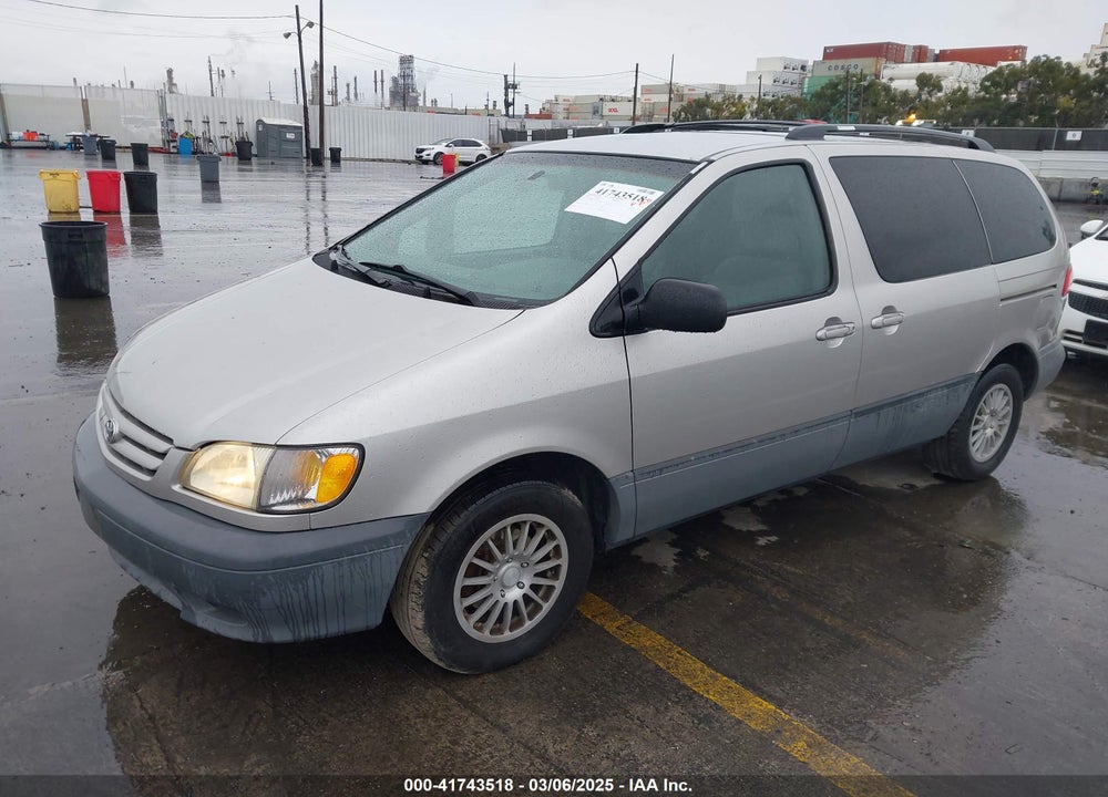 2002 TOYOTA SIENNA CE VIN: 4T3ZF19C72U474003