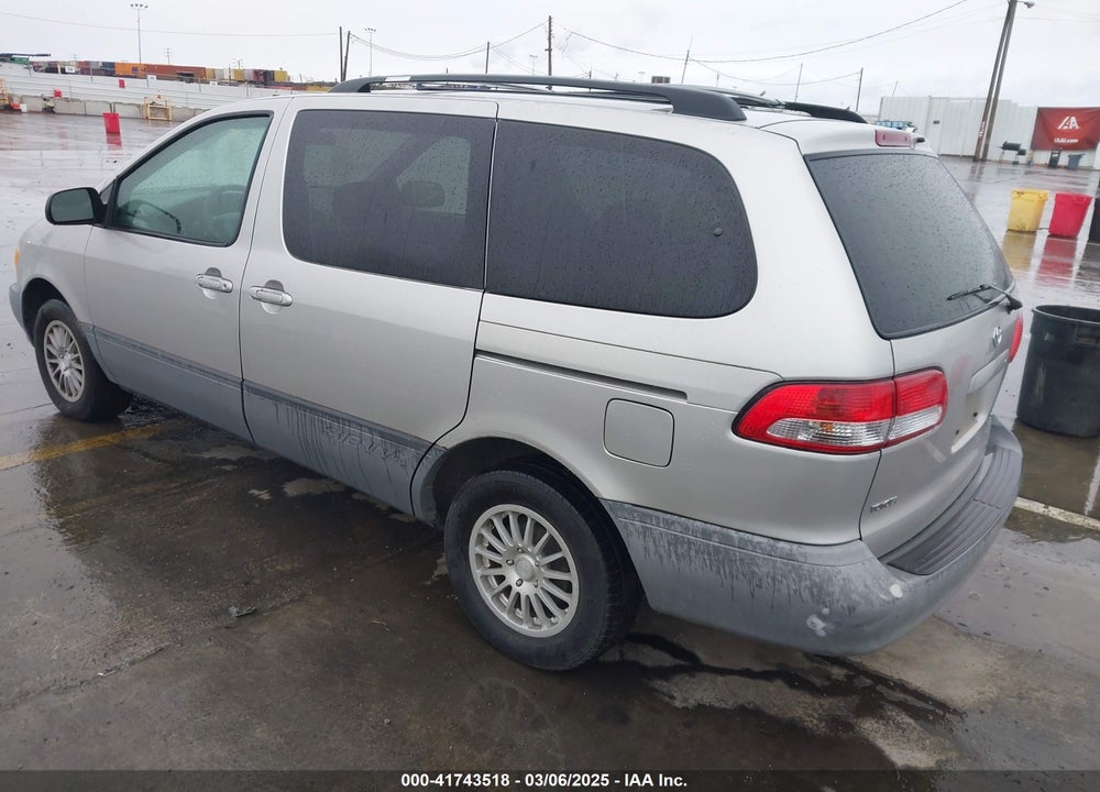 2002 TOYOTA SIENNA CE VIN: 4T3ZF19C72U474003