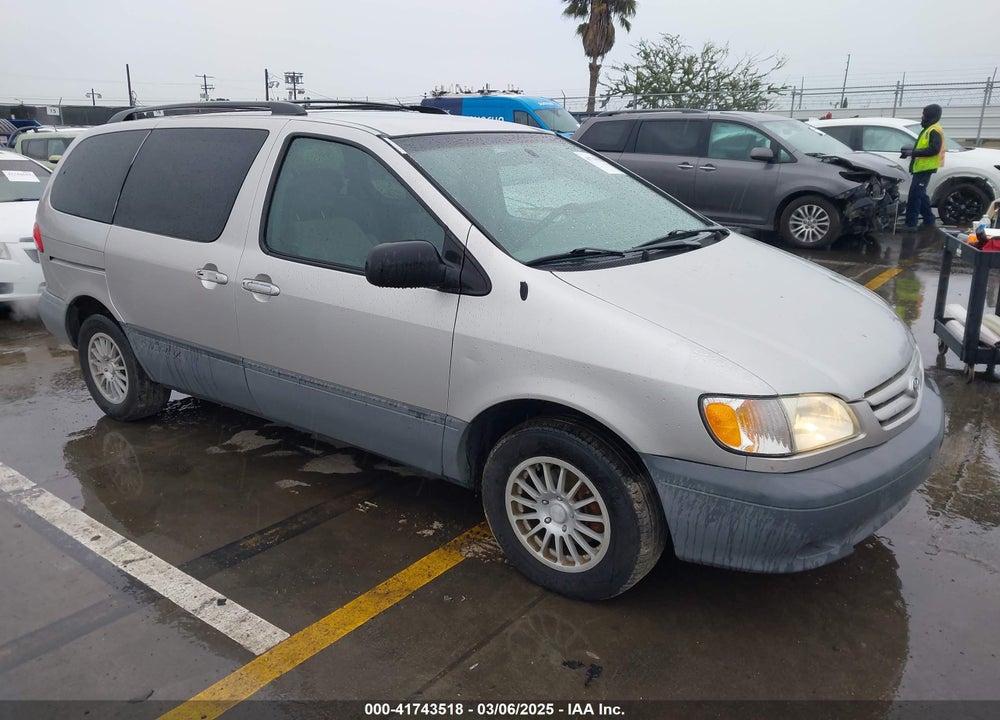 2002 TOYOTA SIENNA CE VIN: 4T3ZF19C72U474003