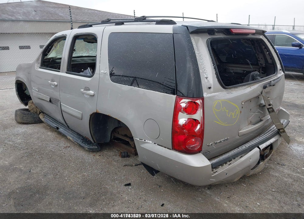 2007 GMC YUKON VIN: 1GKFK13007J106673