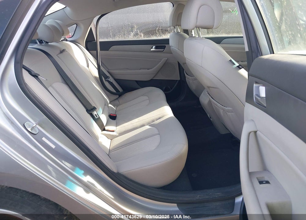 2016 HYUNDAI SONATA HYBRID VIN: KMHE24L11GA011262