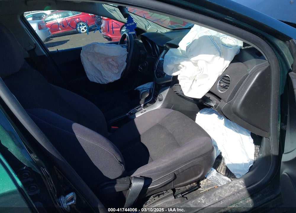 2014 CHEVROLET CRUZE VIN: 1G1PC5SB8E7187125