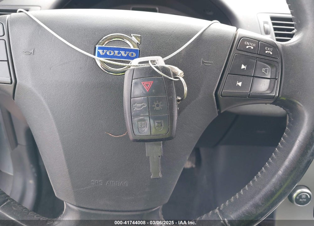 2009 VOLVO C70 VIN: YV1MC67289J078398