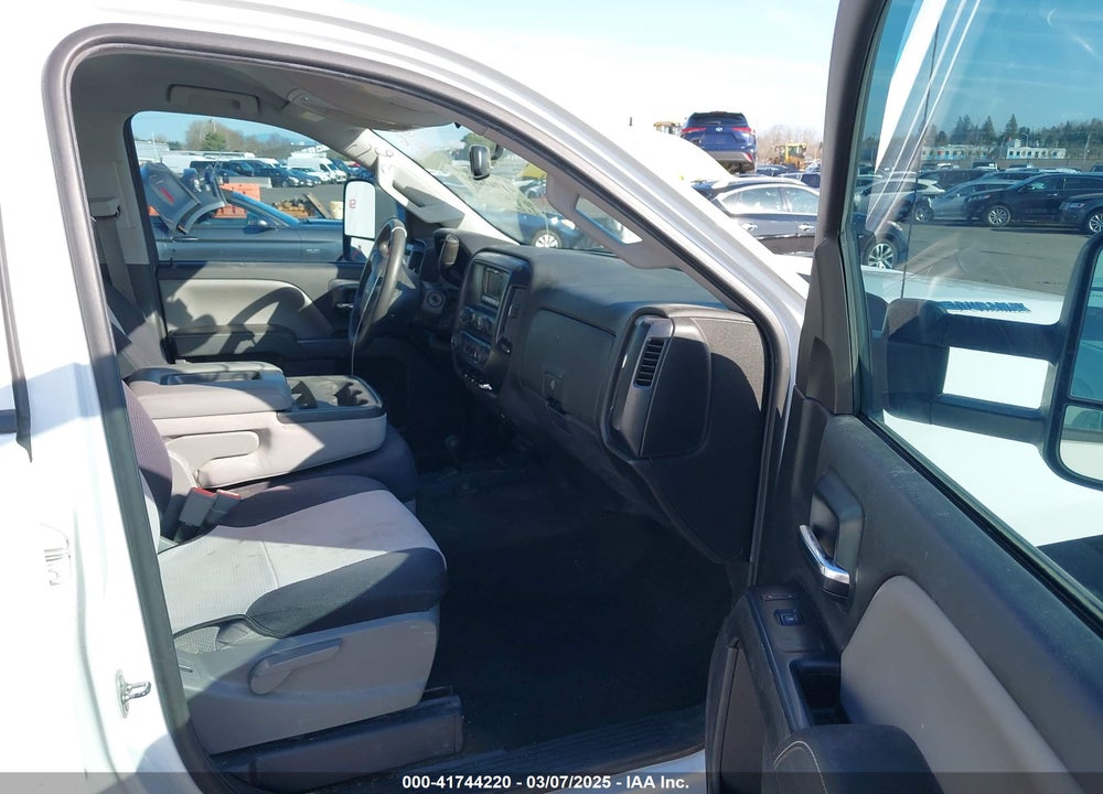 2015 CHEVROLET SILVERADO 2500HD WT VIN: 1GC1KUE82FF515348