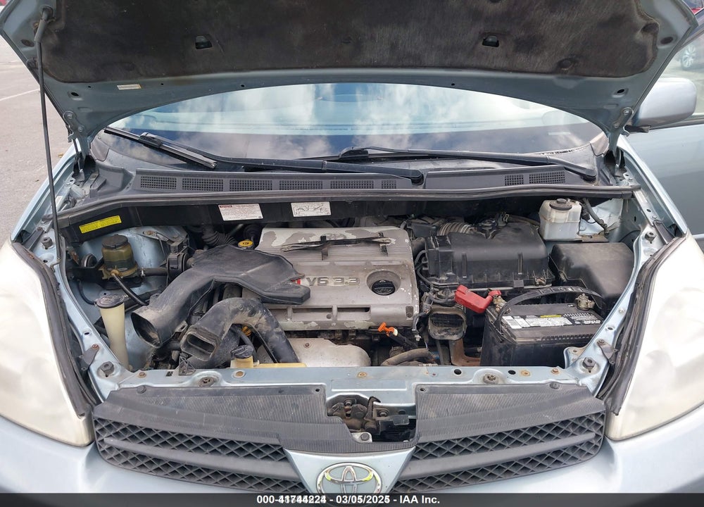 2004 TOYOTA SIENNA XLE VIN: 5TDZA22C14S185279