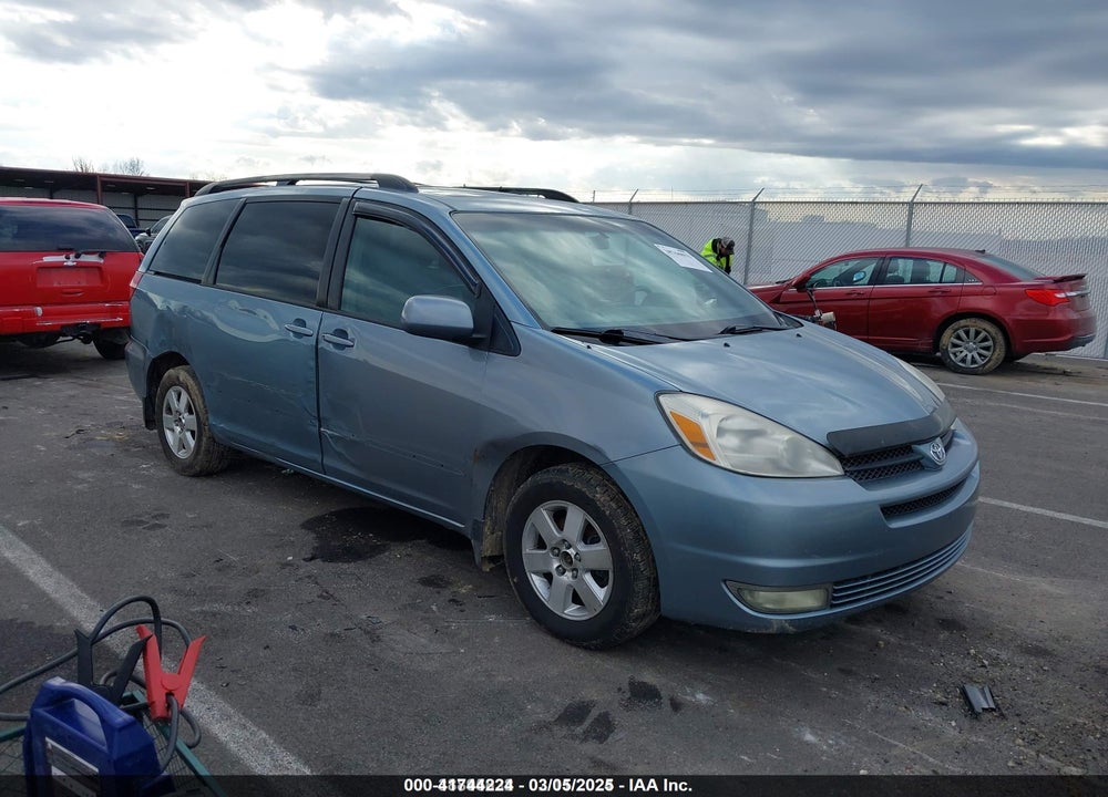 2004 TOYOTA SIENNA XLE VIN: 5TDZA22C14S185279