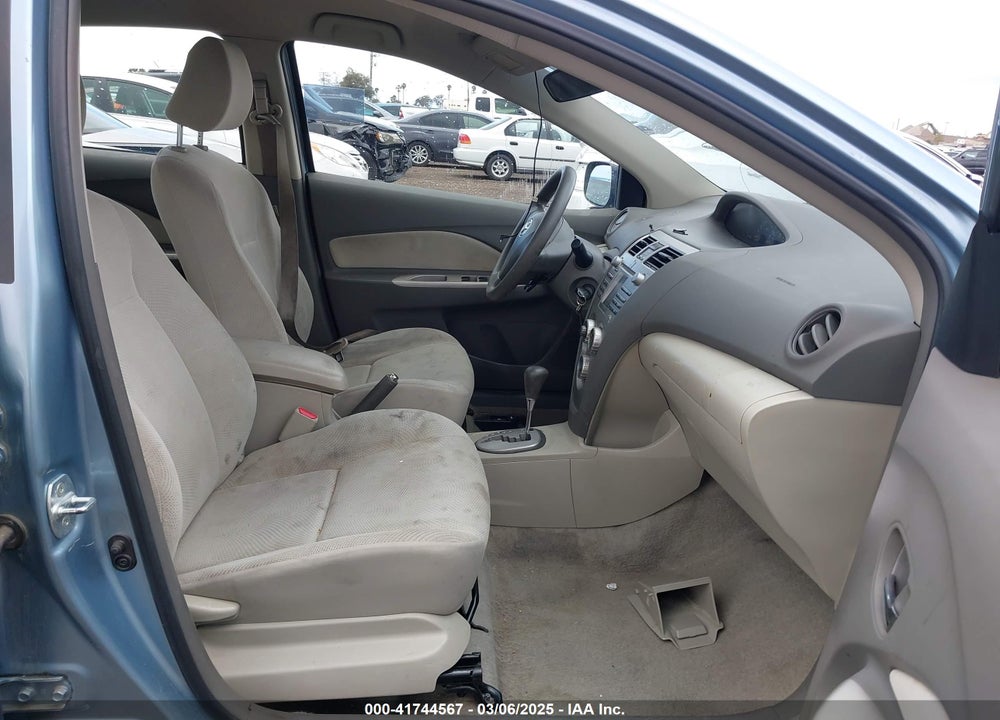 2010 TOYOTA YARIS VIN: JTDBT4K3XA1355588