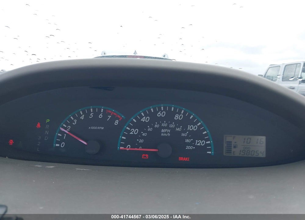 2010 TOYOTA YARIS VIN: JTDBT4K3XA1355588