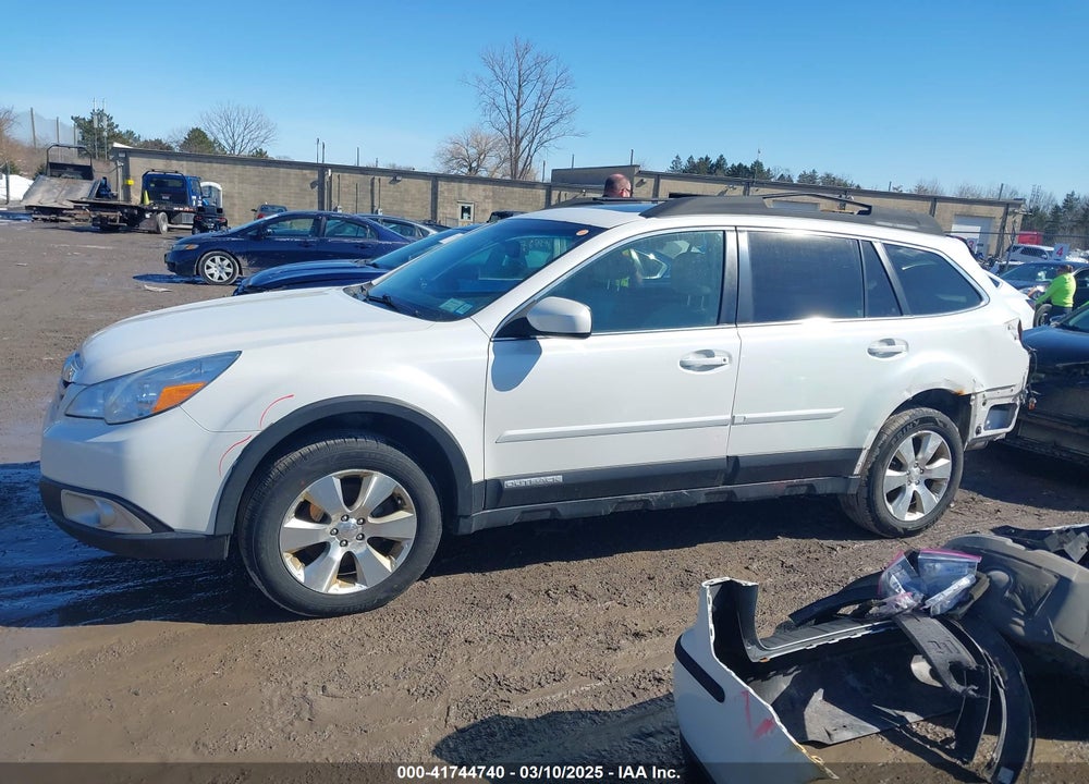 2011 SUBARU OUTBACK 3.6R LIMITED VIN: 4S4BRDLC1B2362000