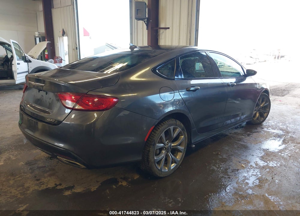 2016 CHRYSLER 200 VIN: 1C3CCCDG3GN179617