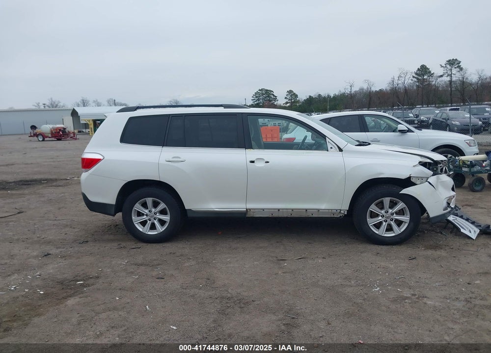 2011 TOYOTA HIGHLANDER VIN: 5TDBK3EH3BS047297