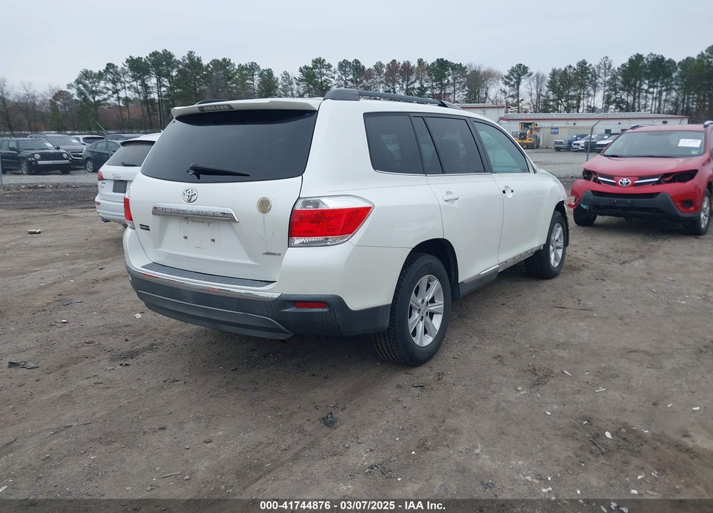 2011 TOYOTA HIGHLANDER VIN: 5TDBK3EH3BS047297