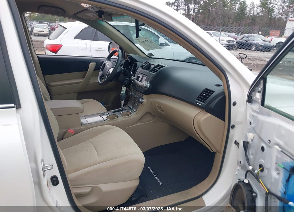 2011 TOYOTA HIGHLANDER VIN: 5TDBK3EH3BS047297