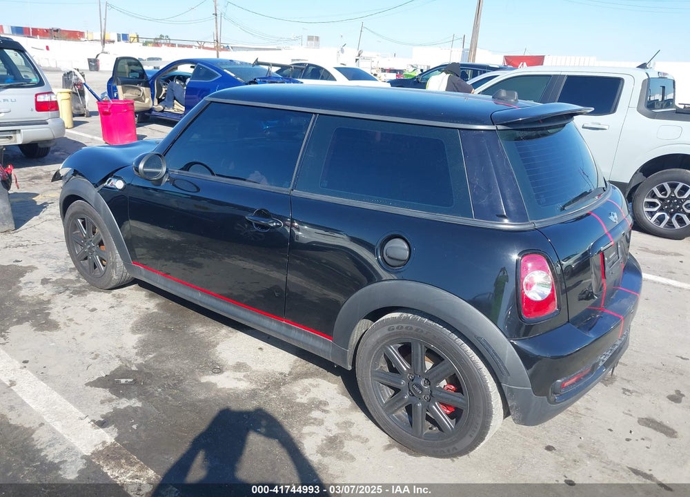 2013 MINI HARDTOP VIN: WMWSV3C56DT394382