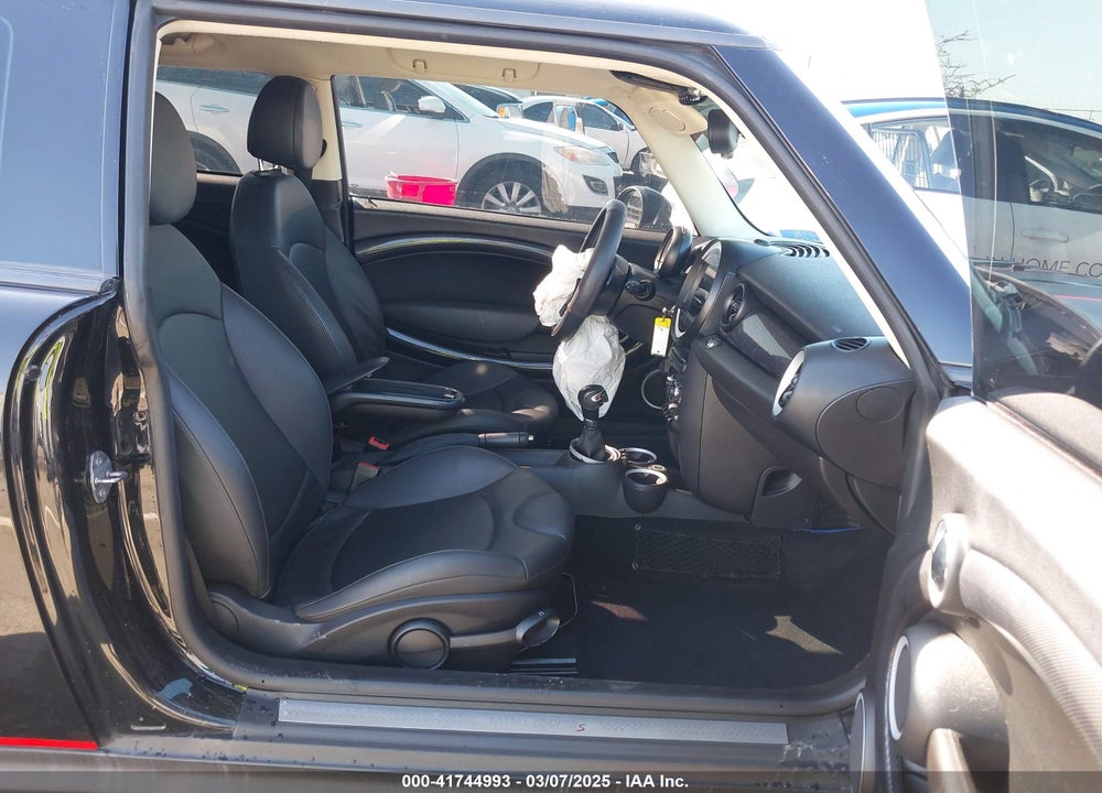 2013 MINI HARDTOP VIN: WMWSV3C56DT394382