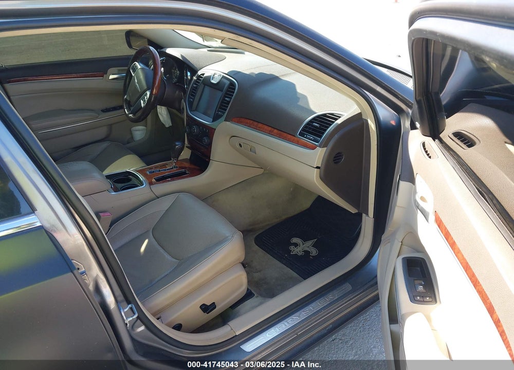 2011 CHRYSLER 300C VIN: 2C3CA6CT0BH563149