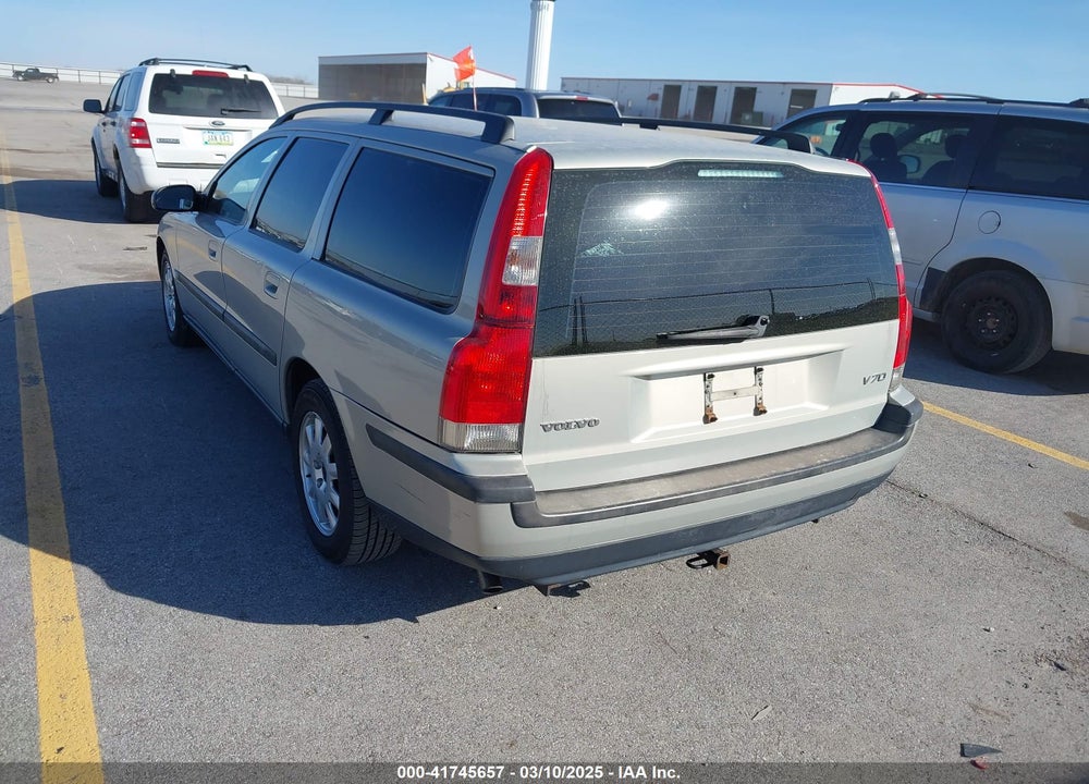 2002 VOLVO V70 VIN: YV1SW61R022216875