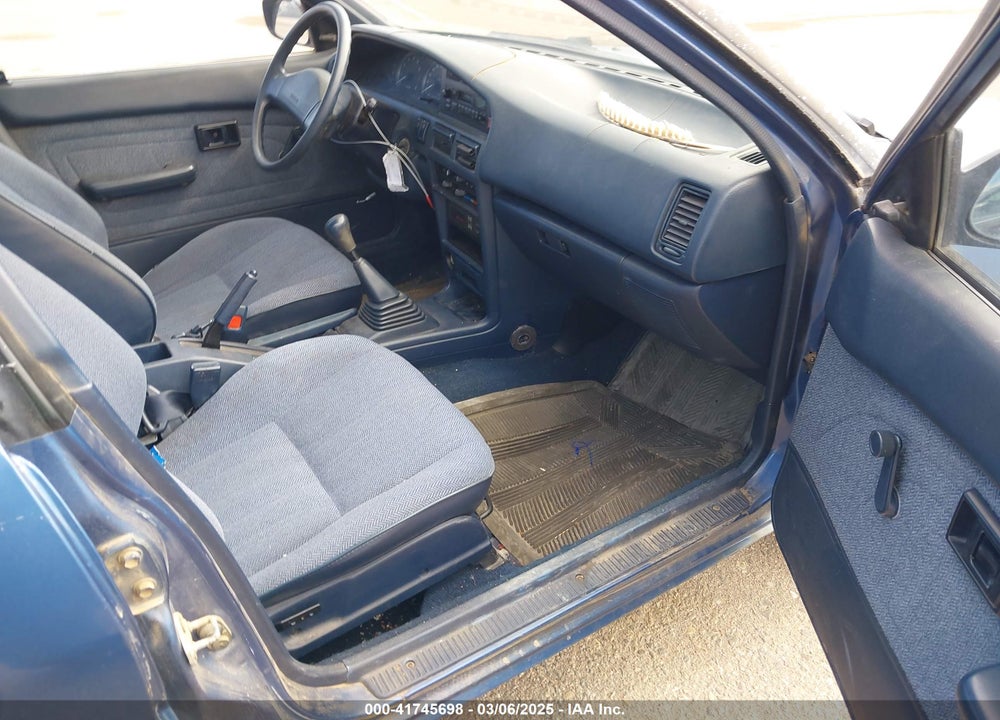 1990 TOYOTA COROLLA VIN: JT2AE94VXL0111572