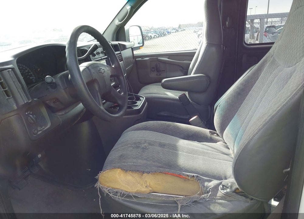2004 CHEVROLET EXPRESS VIN: 1GAHG39U641170703