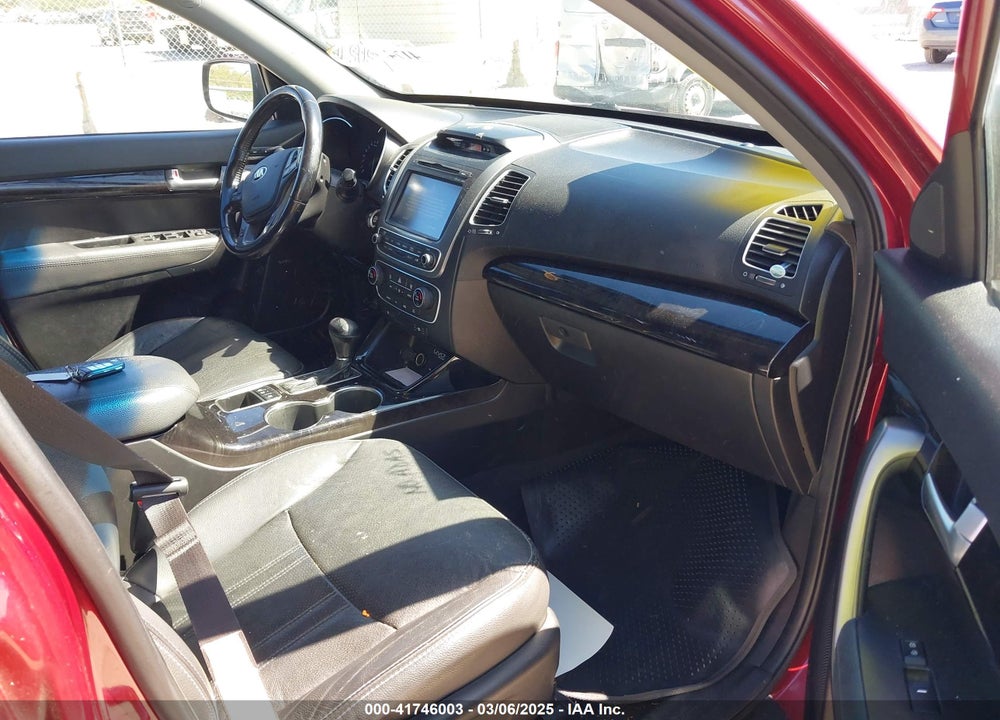 2014 KIA SORENTO VIN: 5XYKT4A63EG505025