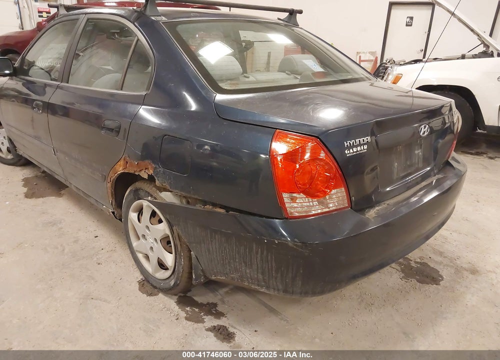 2005 HYUNDAI ELANTRA VIN: KMHDN46D05U925717