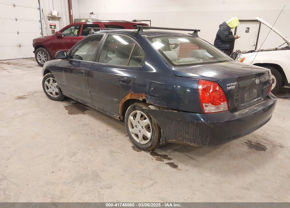 2005 HYUNDAI ELANTRA VIN: KMHDN46D05U925717
