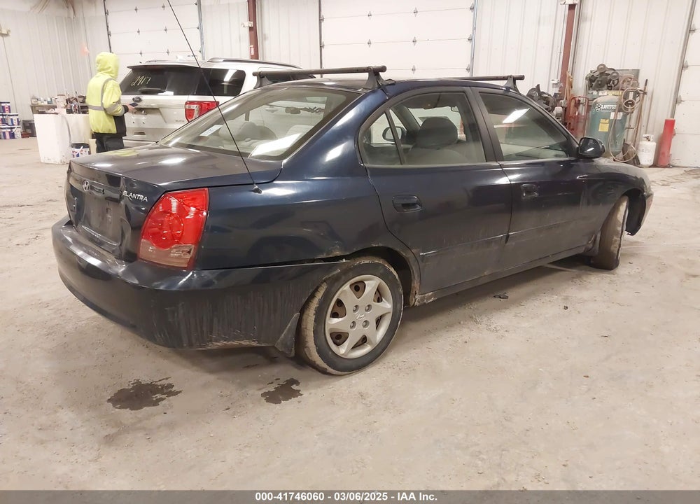2005 HYUNDAI ELANTRA VIN: KMHDN46D05U925717
