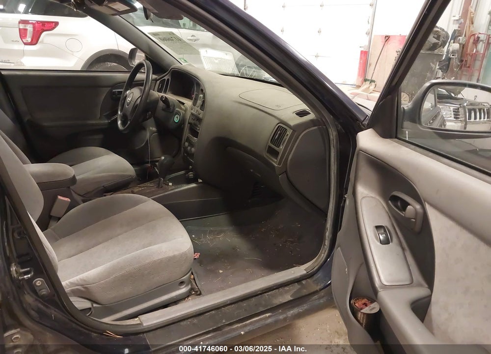 2005 HYUNDAI ELANTRA VIN: KMHDN46D05U925717