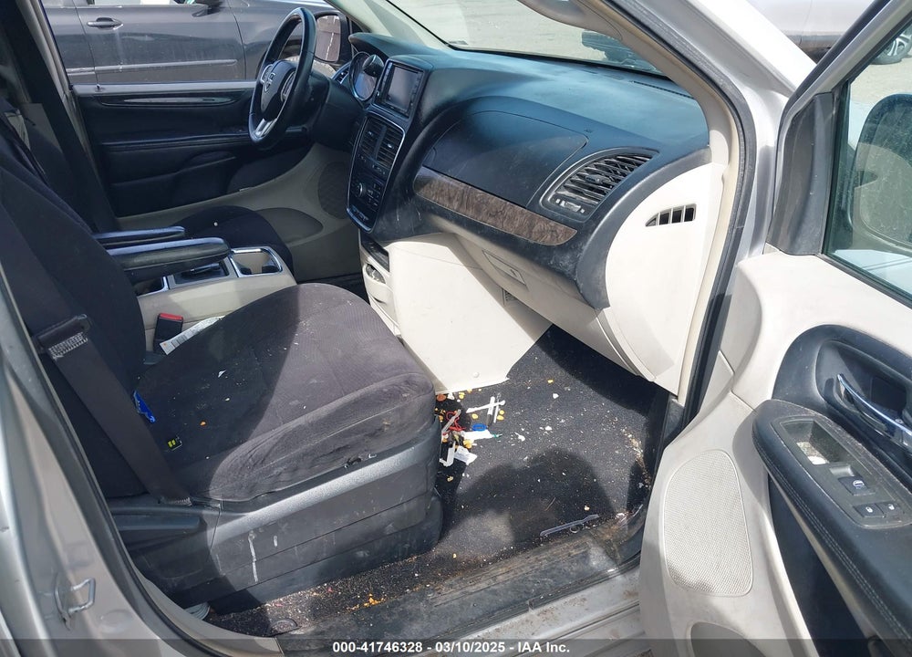 2011 DODGE GRAND CARAVAN CREW VIN: 2D4RN5DG8BR661963