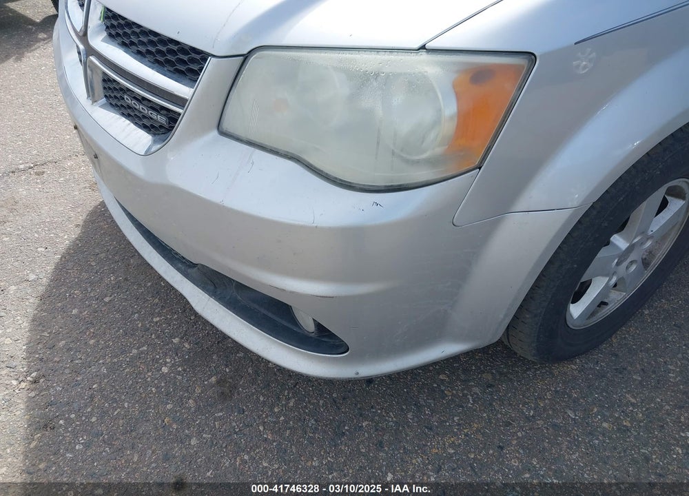 2011 DODGE GRAND CARAVAN CREW VIN: 2D4RN5DG8BR661963
