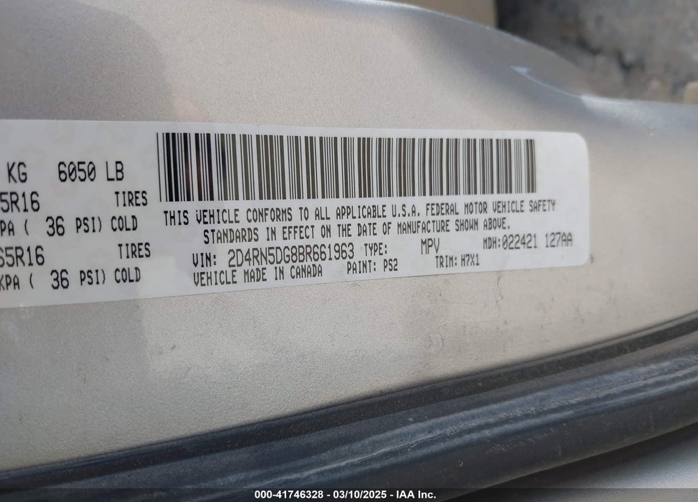 2011 DODGE GRAND CARAVAN CREW VIN: 2D4RN5DG8BR661963
