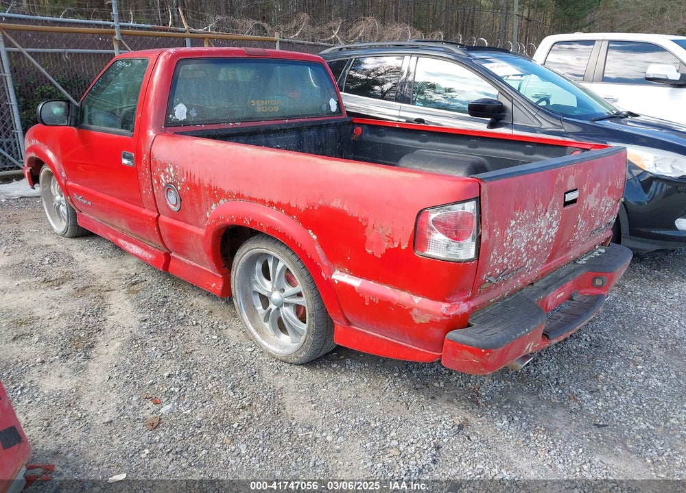 2000 CHEVROLET S-10 VIN: 1GCCS1457Y8273047