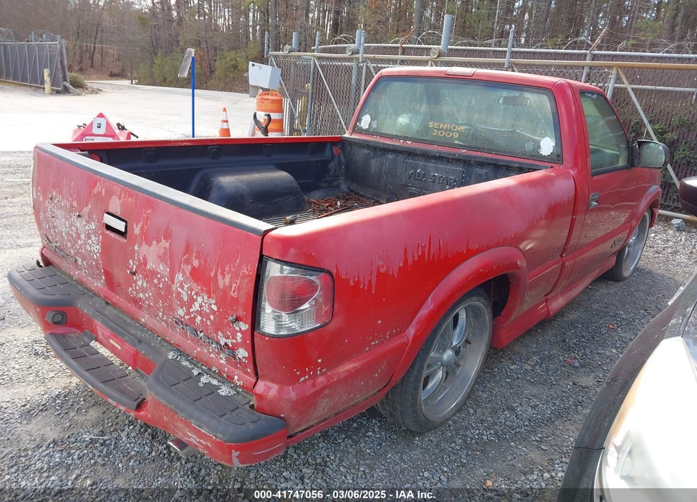 2000 CHEVROLET S-10 VIN: 1GCCS1457Y8273047