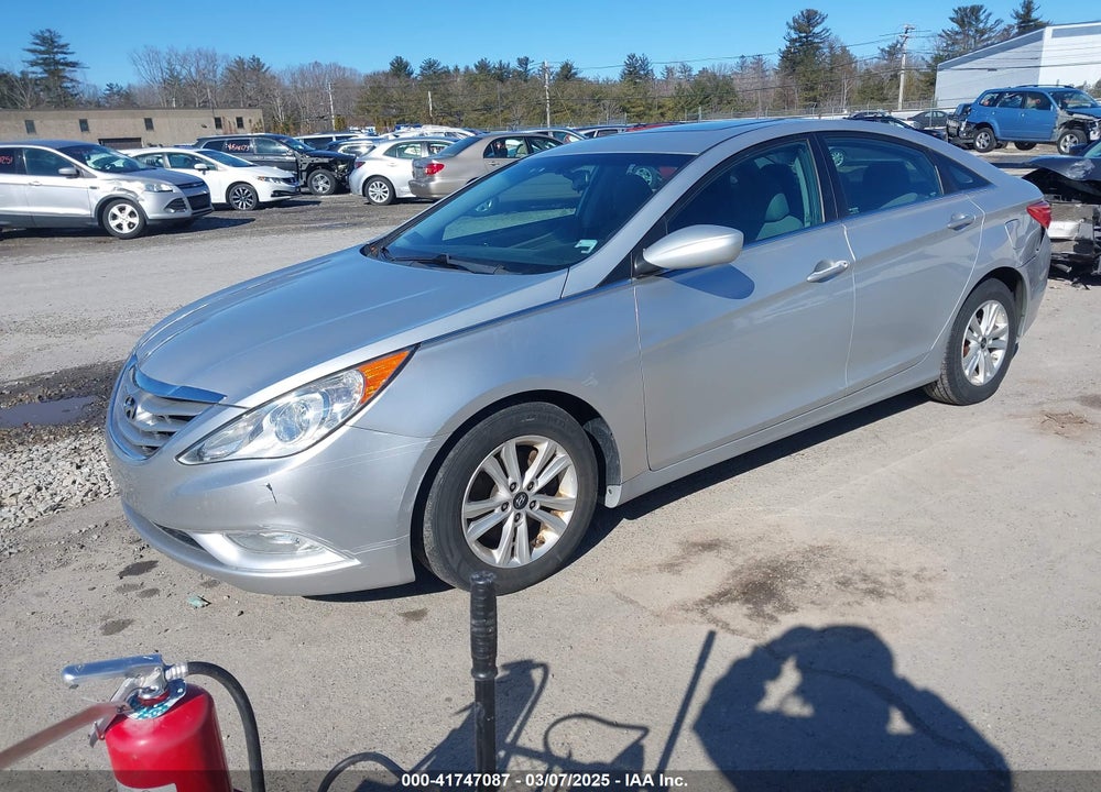 2013 HYUNDAI SONATA VIN: 5NPEB4AC4DH710852