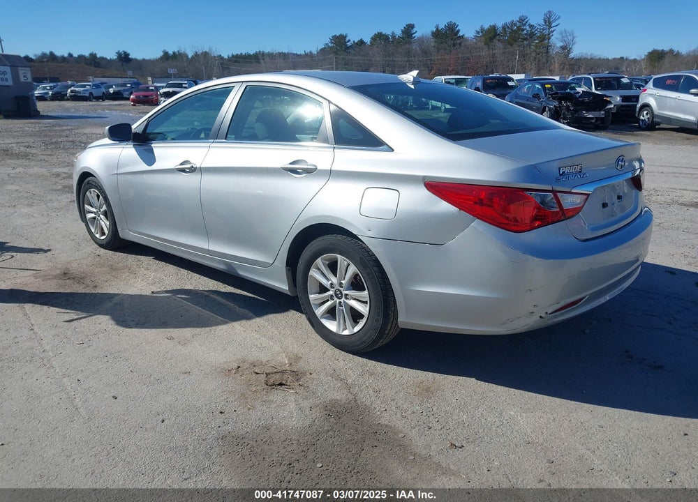 2013 HYUNDAI SONATA VIN: 5NPEB4AC4DH710852