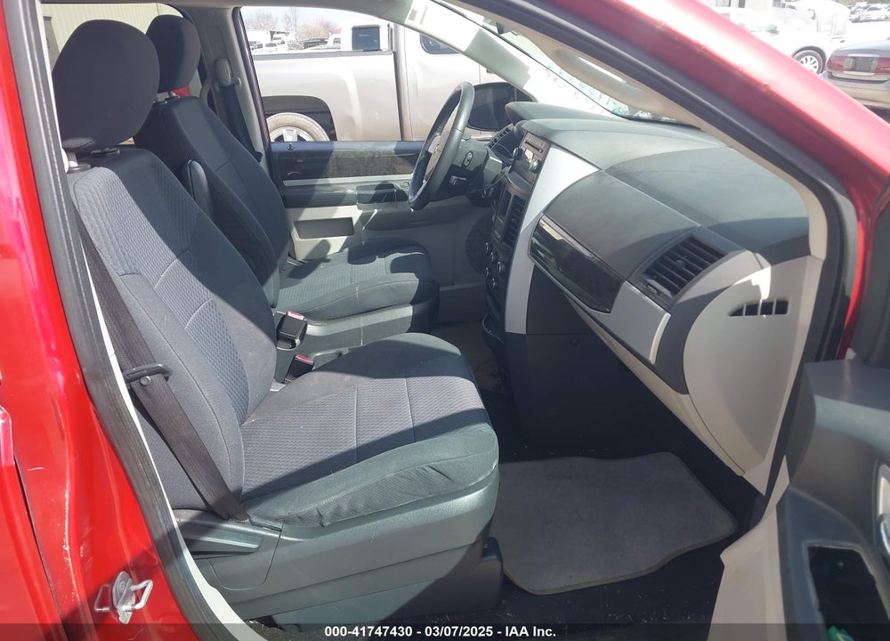 2010 DODGE GRAND CARAVAN VIN: 2D4RN5D15AR121383