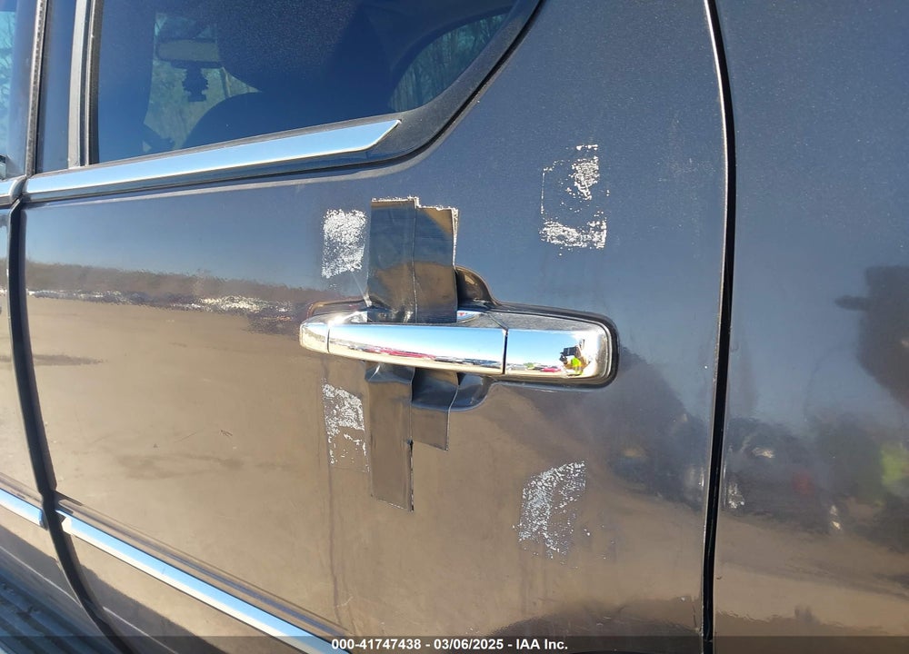2010 CADILLAC ESCALADE LUXURY VIN: 1GYUKBEF1AR270222