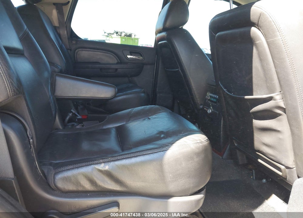 2010 CADILLAC ESCALADE LUXURY VIN: 1GYUKBEF1AR270222