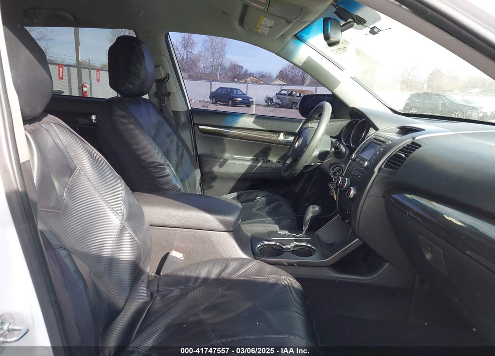 2013 KIA SORENTO VIN: 5XYKT4A66DG329845