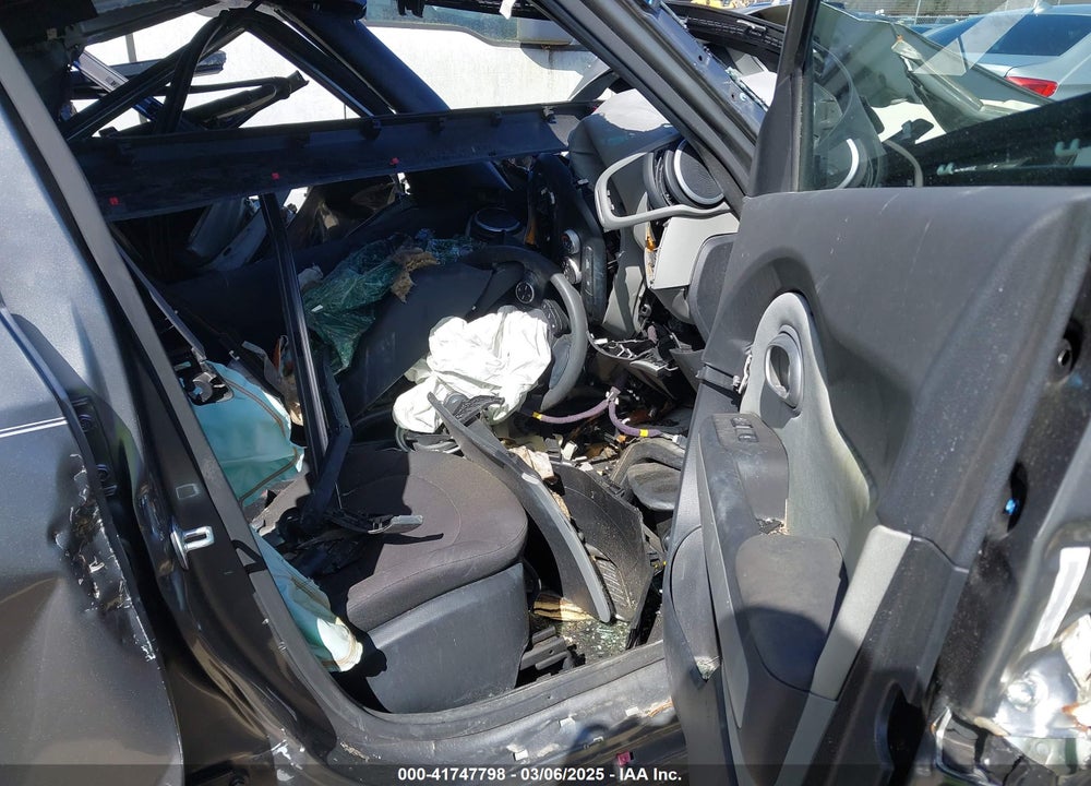2014 KIA SOUL VIN: KNDJN2A23E7049547