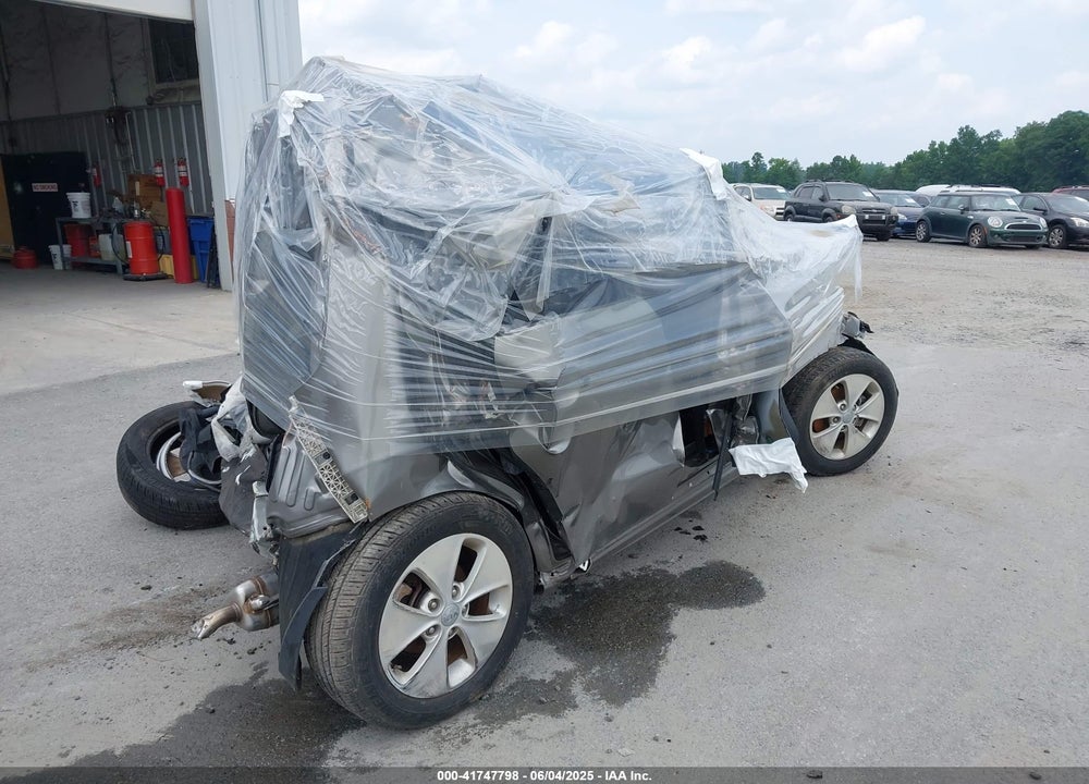 2014 KIA SOUL VIN: KNDJN2A23E7049547