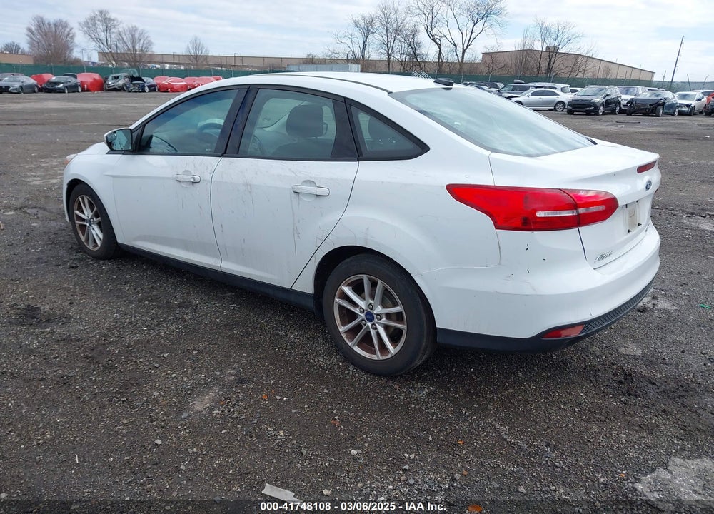 2015 FORD FOCUS SE VIN: 1FADP3F28FL335110