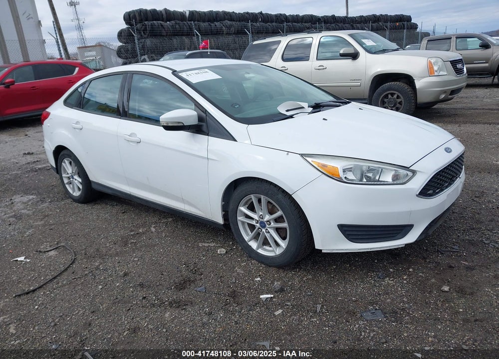 2015 FORD FOCUS SE VIN: 1FADP3F28FL335110
