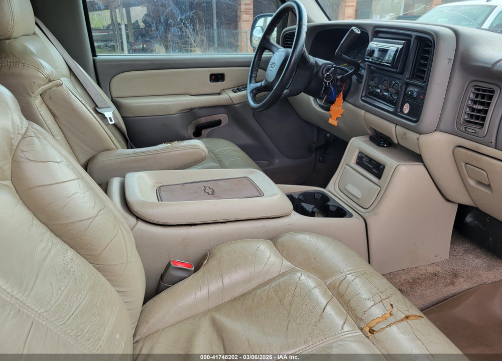 2001 CHEVROLET SUBURBAN 1500 VIN: 3GNEC16T51G199135