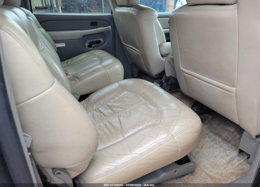 2001 CHEVROLET SUBURBAN 1500 VIN: 3GNEC16T51G199135