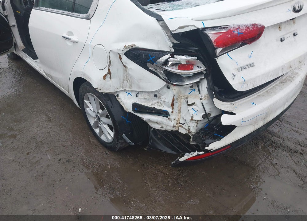 2017 KIA FORTE S VIN: 3KPFL4A74HE024065