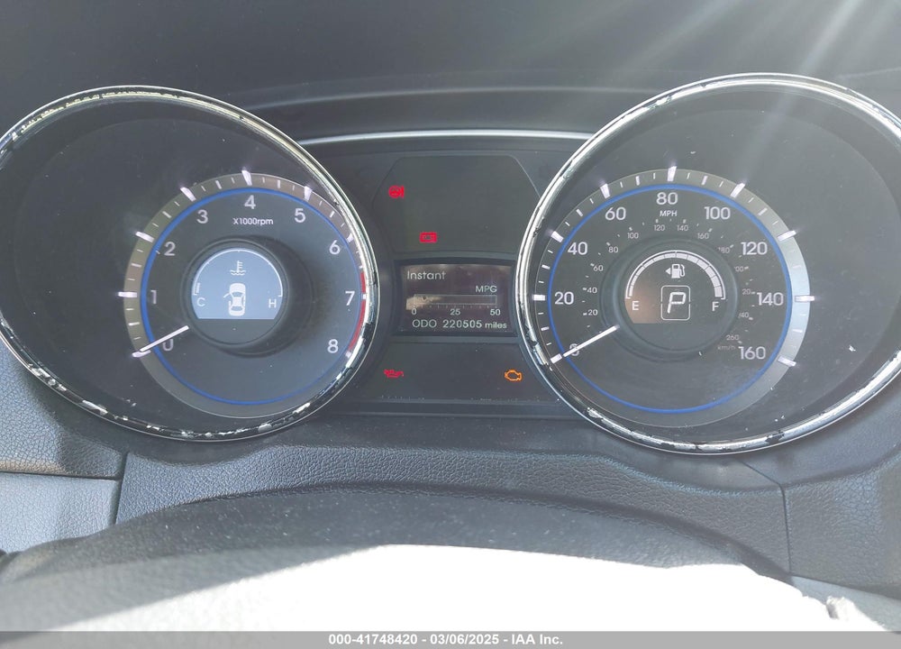 2014 HYUNDAI SONATA VIN: 5NPEB4AC0EH844002