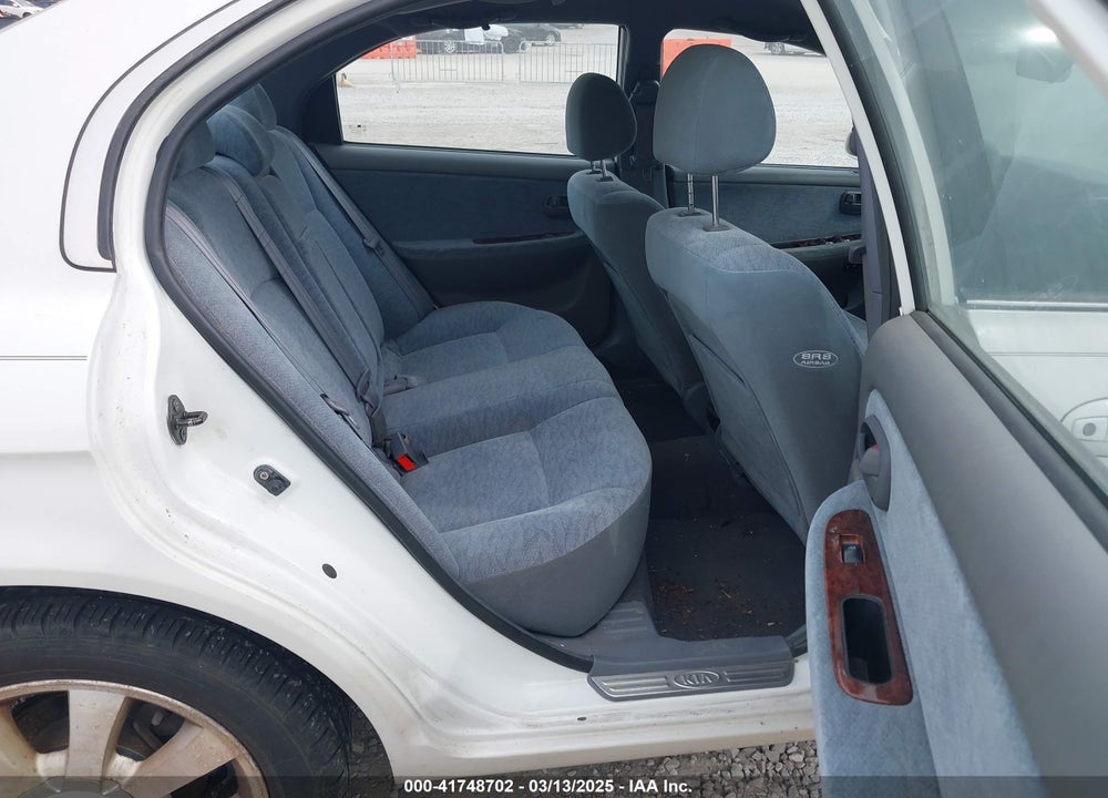 2006 KIA OPTIMA VIN: KNAGD128X65441526