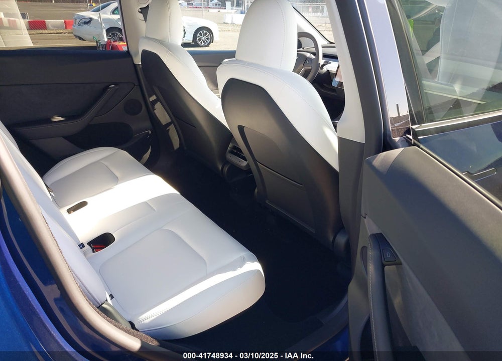 2025 TESLA MODEL Y VIN: 7SAYGDEE0SF292850